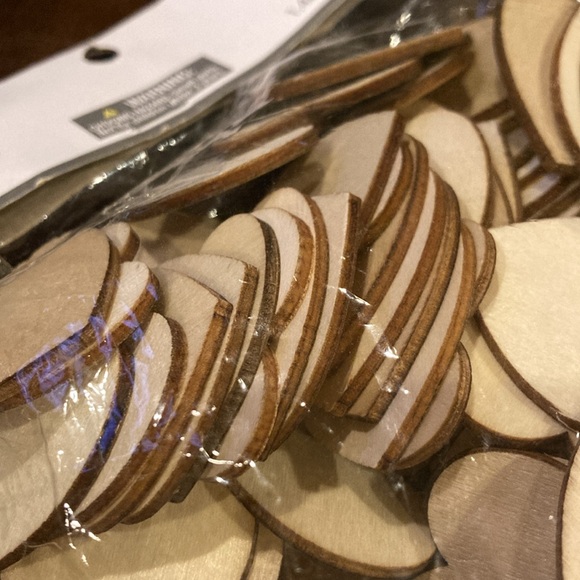 Kids Table Only Sign and New Bag of Wooden Hearts - Picture 10 of 10